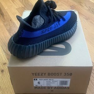 Adidas Yeezy Boost 350 V2 Dazzling Blue